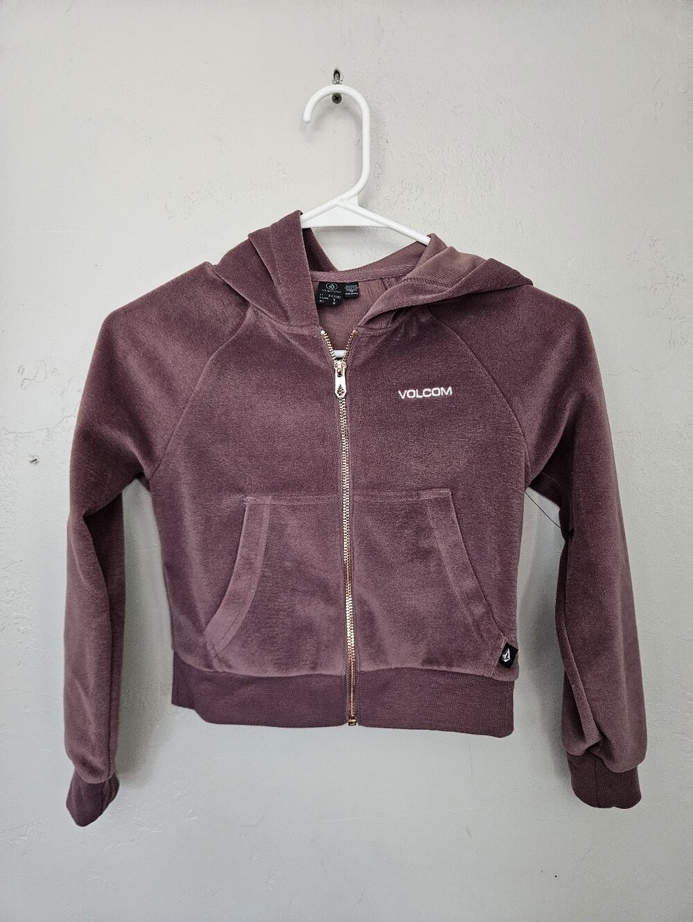 Volcom NWOT Girls Small 7/8 Velour Velvet Zip Hoodie Jacket in Mauve Plum Purple